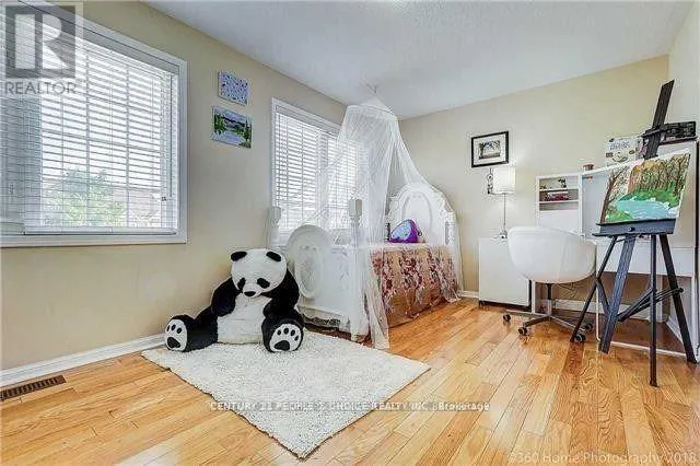 MAIN & 2ND FLOOR - 28 MEANDERING TRAIL E