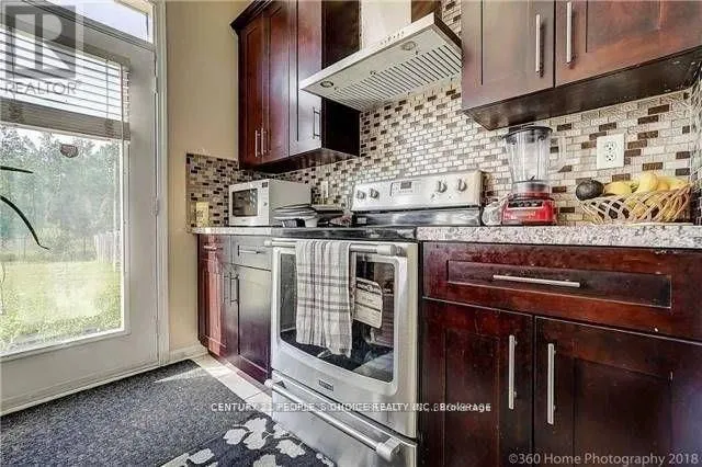 MAIN & 2ND FLOOR - 28 MEANDERING TRAIL E