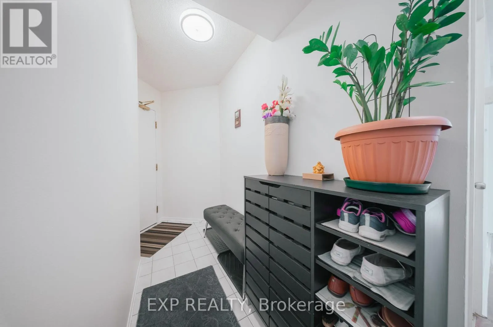 310 - 2550 LAWRENCE AVENUE E