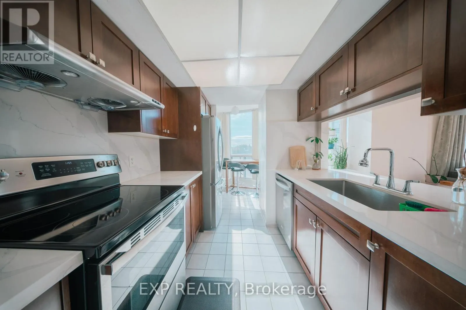 310 - 2550 LAWRENCE AVENUE E