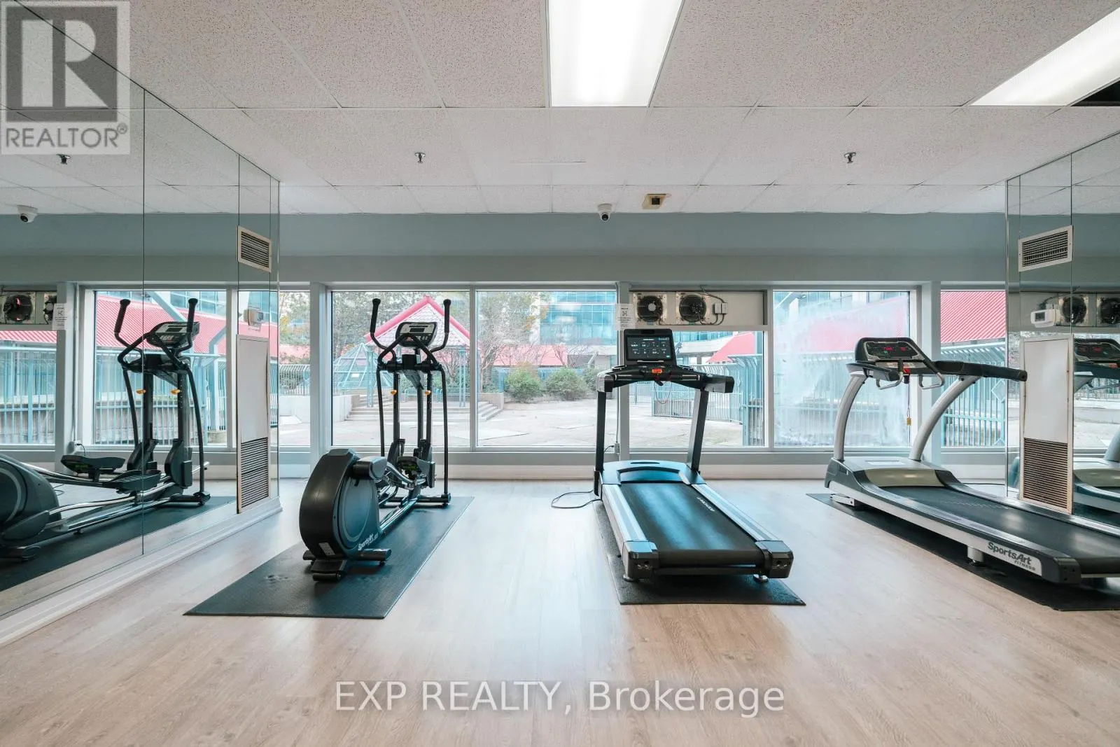 310 - 2550 LAWRENCE AVENUE E