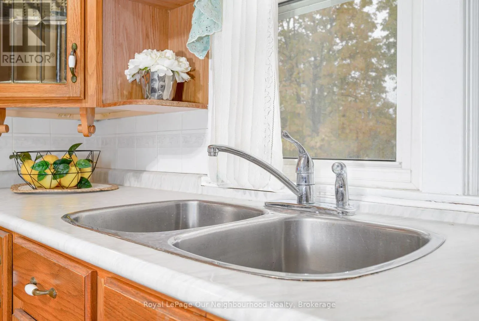 221 LIBERTY STREET N