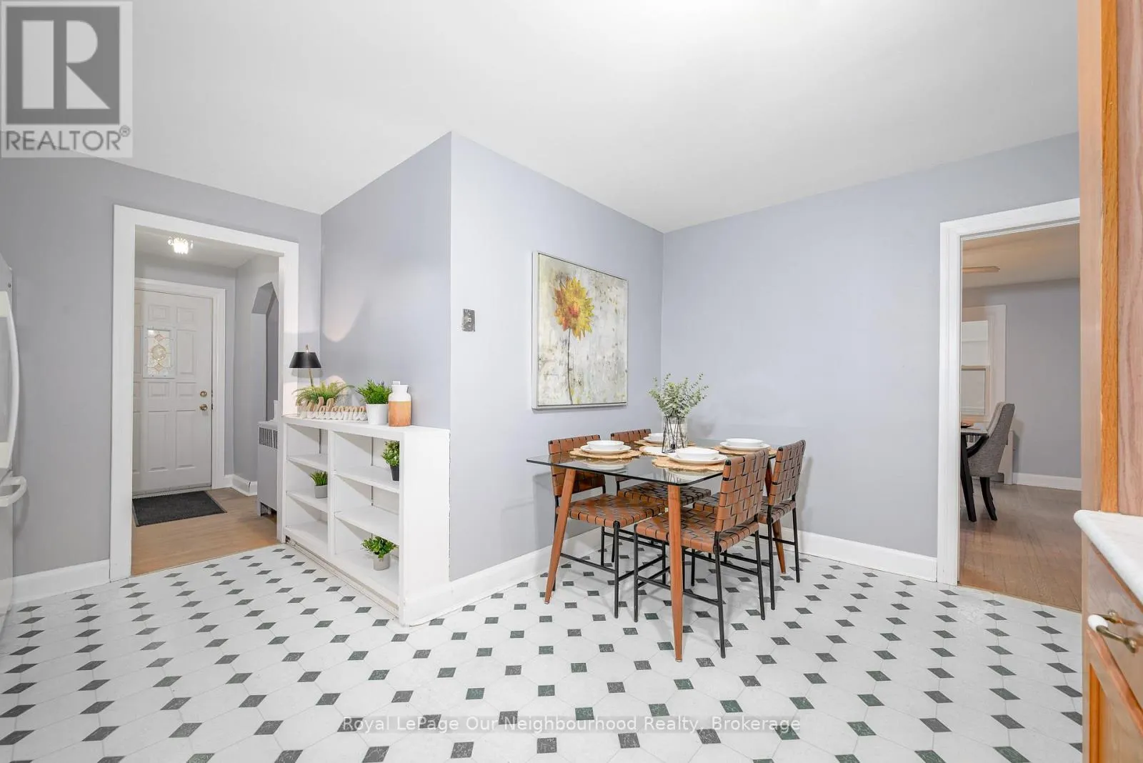 221 LIBERTY STREET N