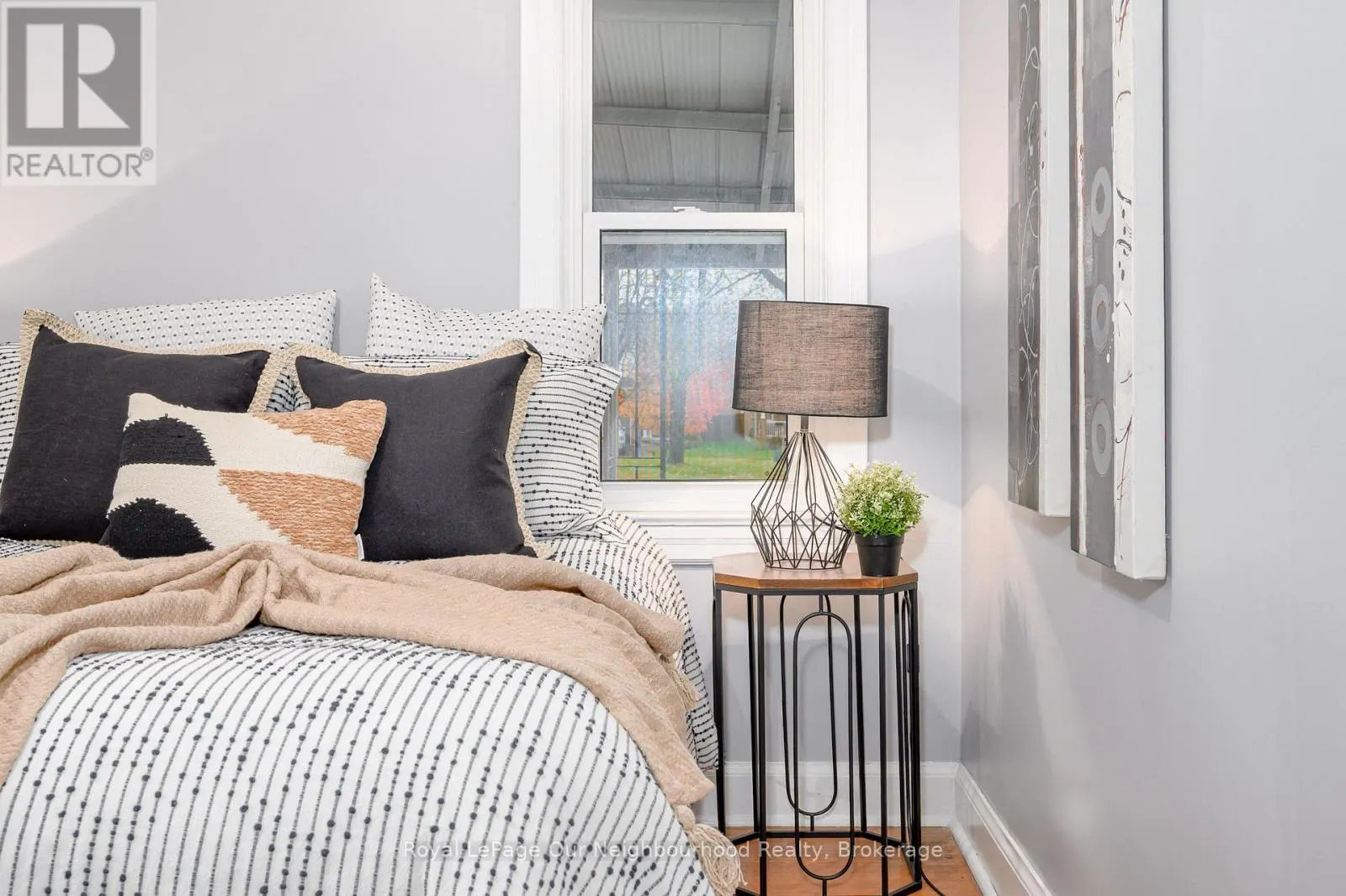 221 LIBERTY STREET N