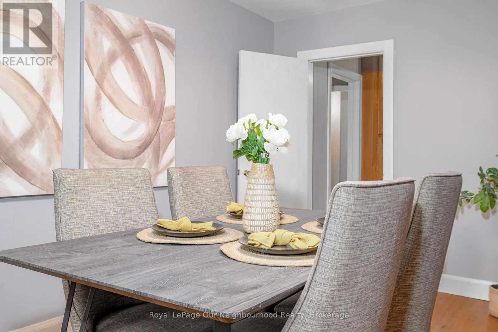 221 LIBERTY STREET N