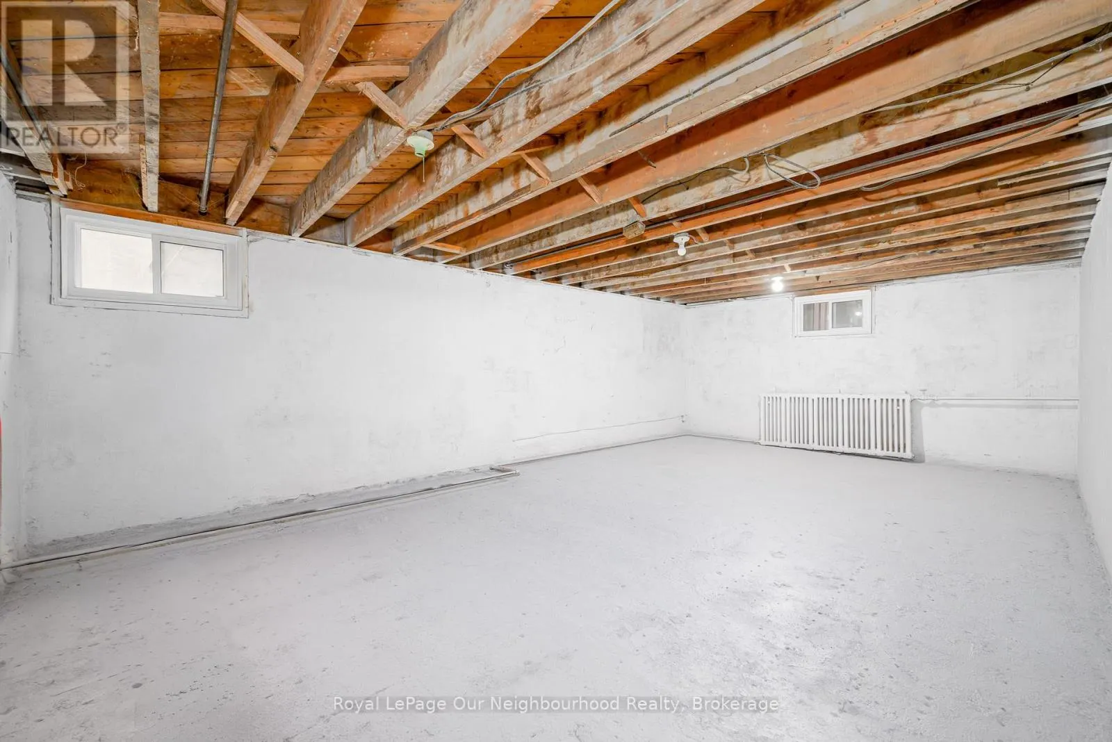 221 LIBERTY STREET N