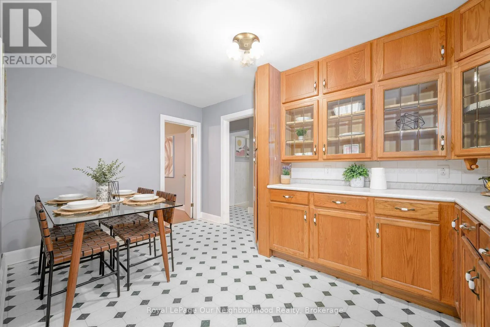 221 LIBERTY STREET N