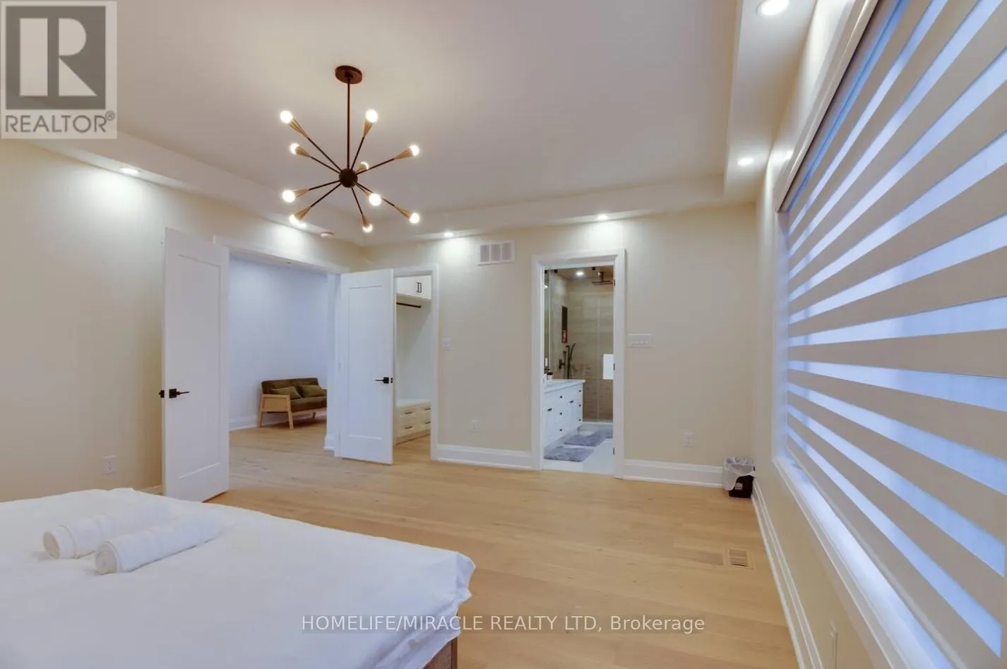 10 STAMFORD SQUARE S