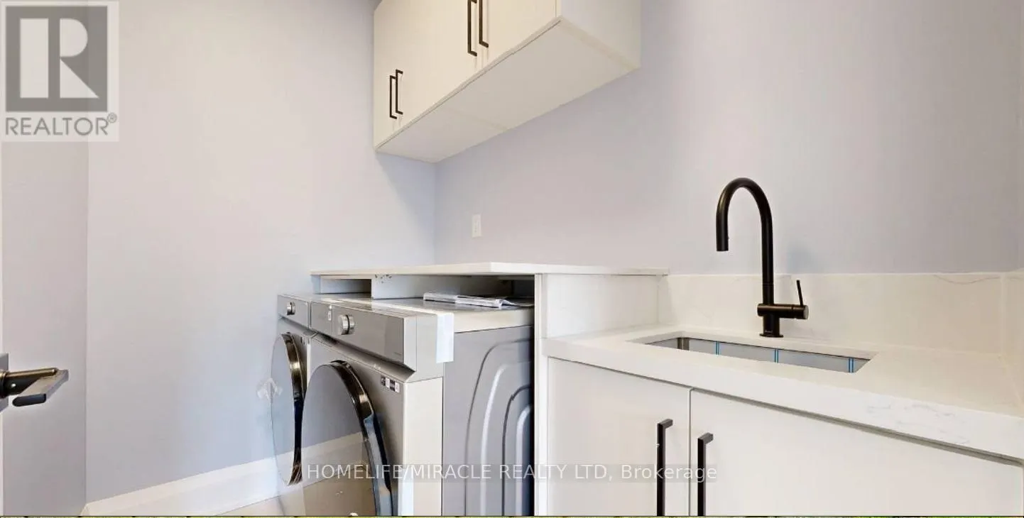 10 STAMFORD SQUARE S