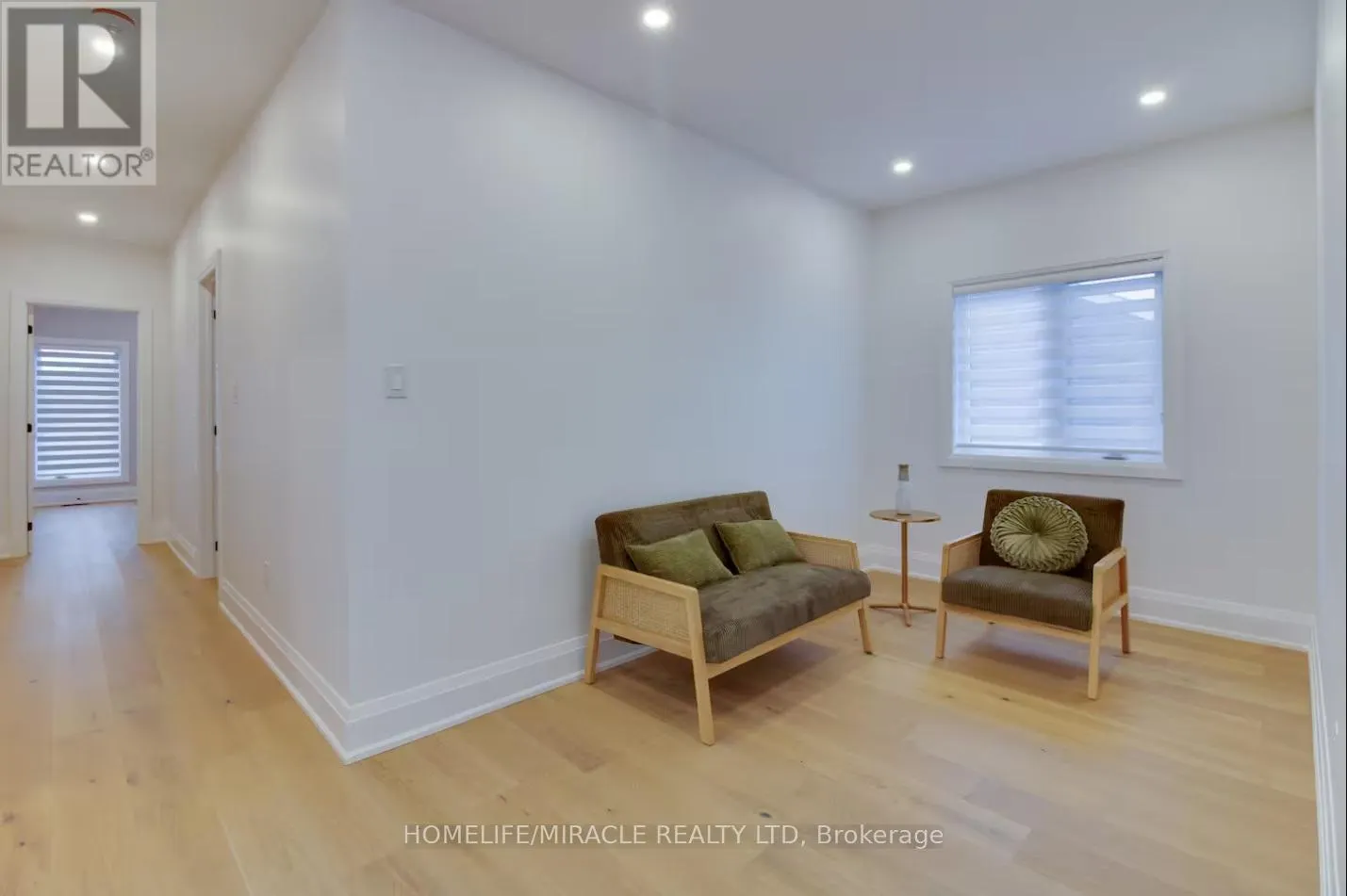 10 STAMFORD SQUARE S