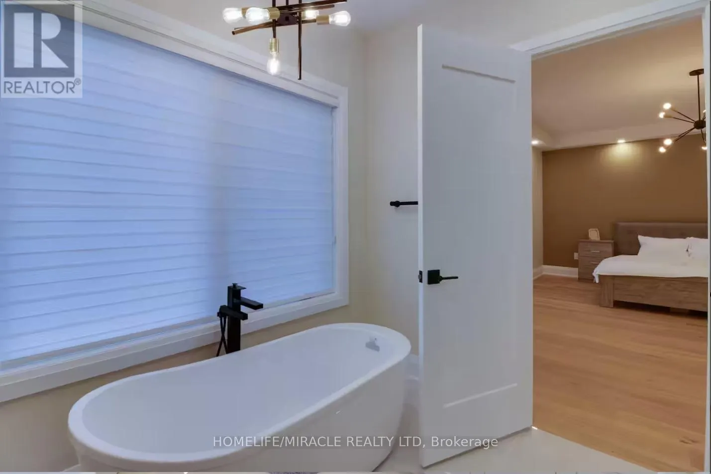 10 STAMFORD SQUARE S