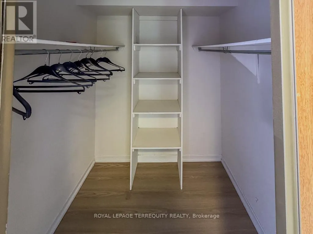 1513 - 150 ALTON TOWERS CIRCLE