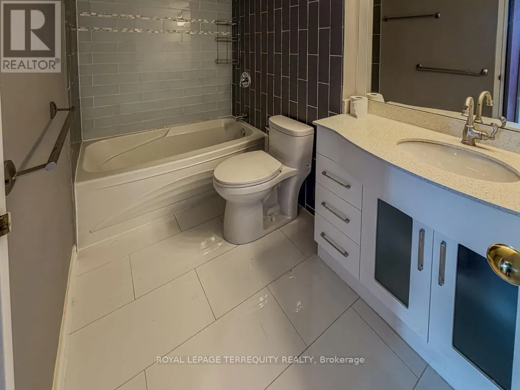 1513 - 150 ALTON TOWERS CIRCLE