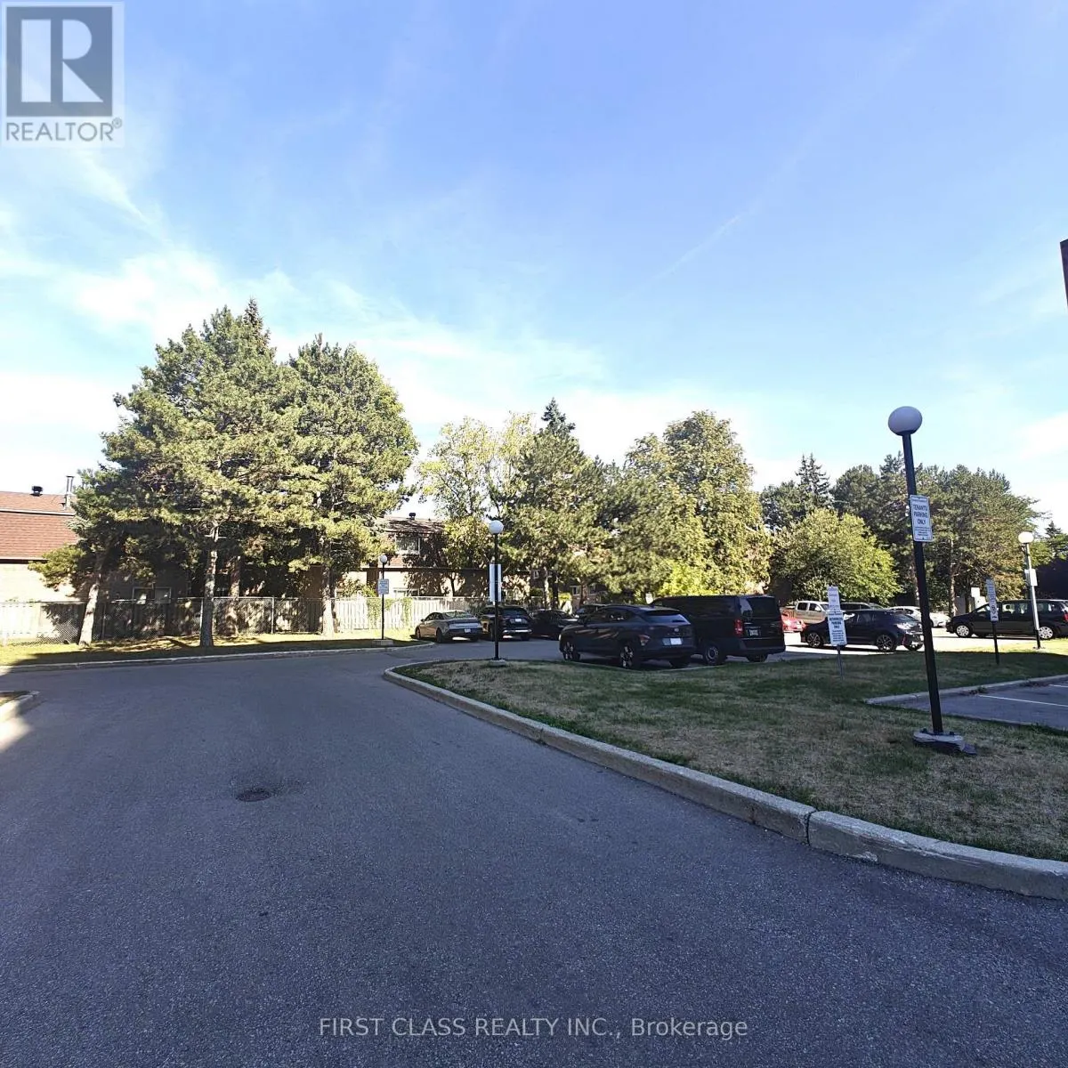 1412 - 10 STONEHILL COURT