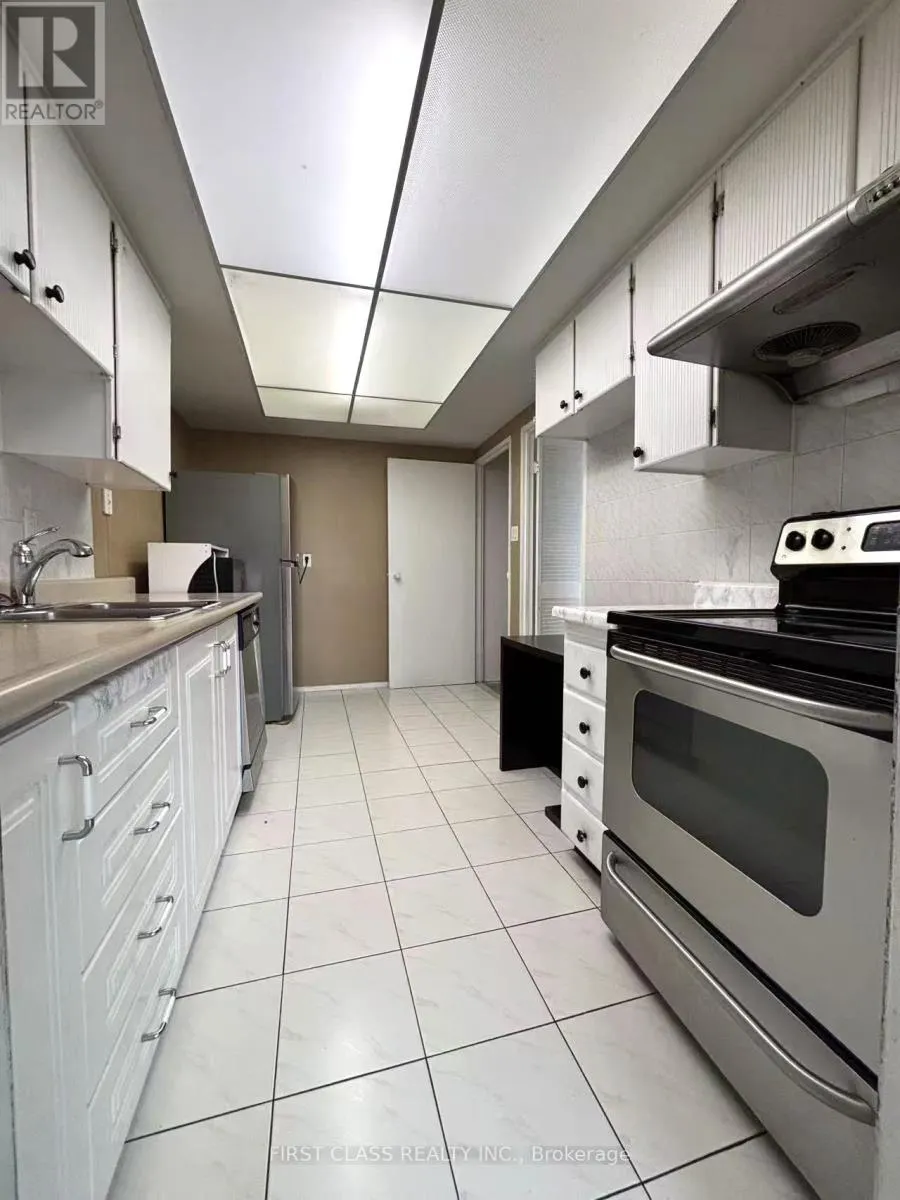 1412 - 10 STONEHILL COURT