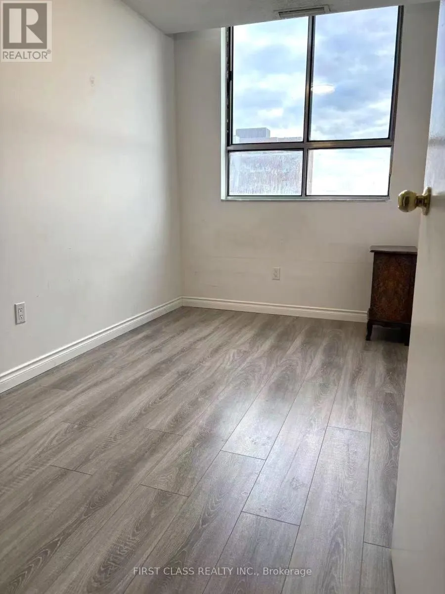 1412 - 10 STONEHILL COURT