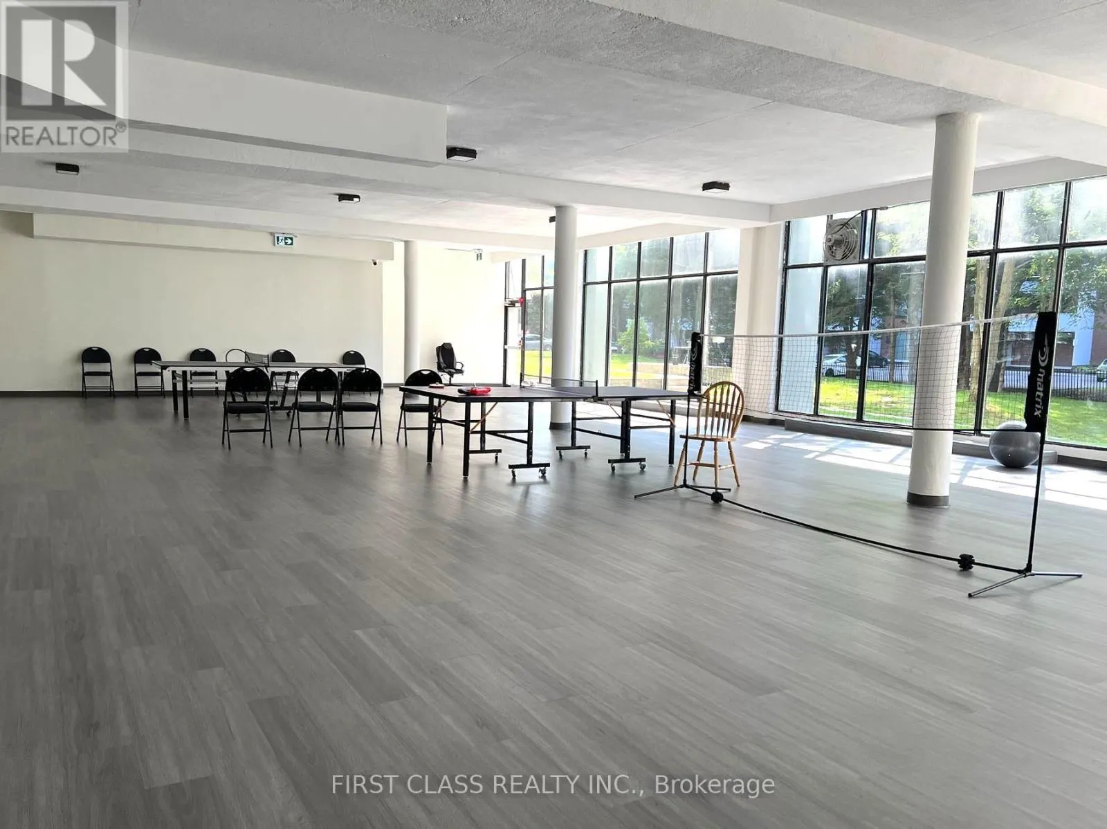 1412 - 10 STONEHILL COURT