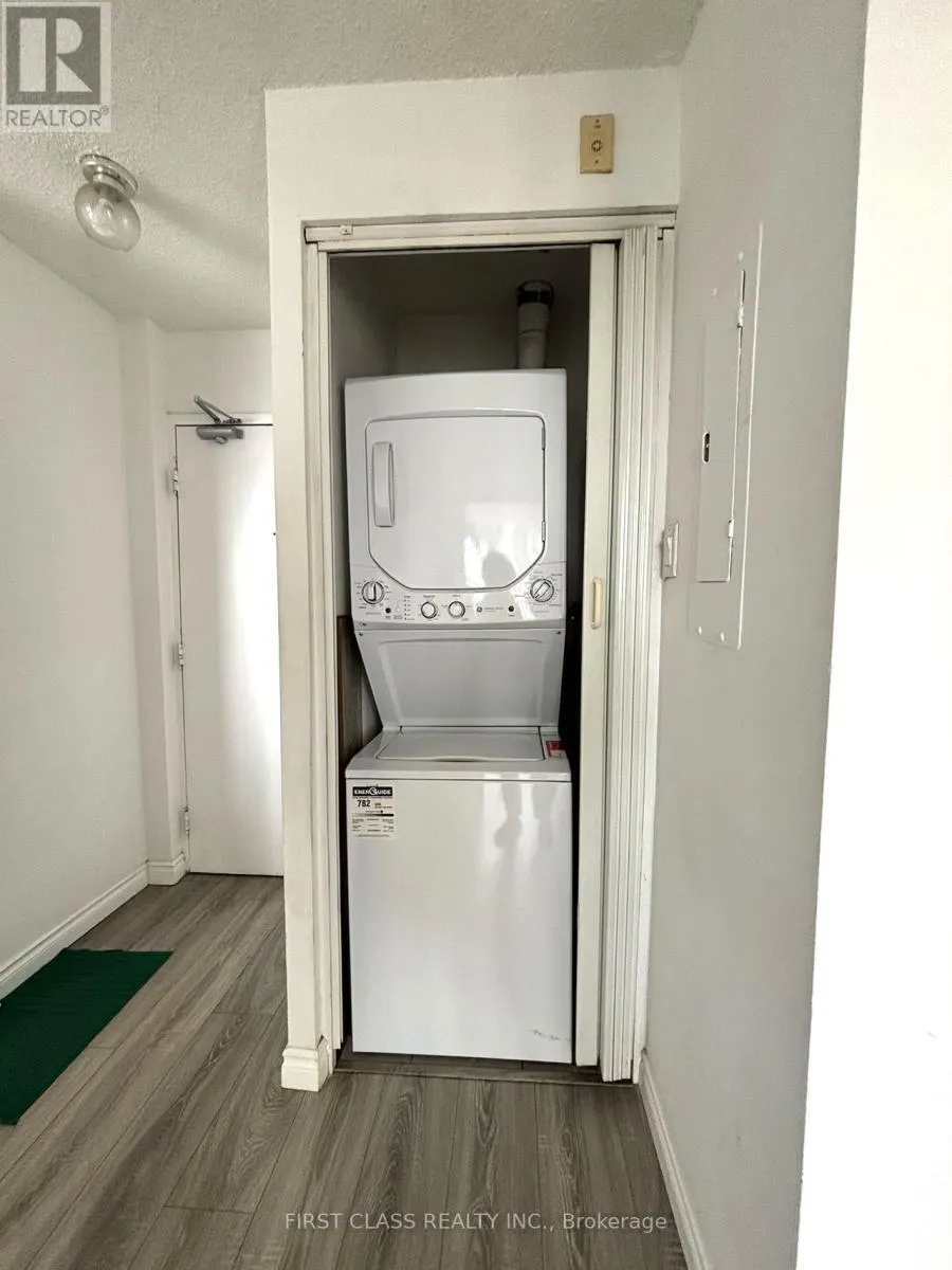 1412 - 10 STONEHILL COURT