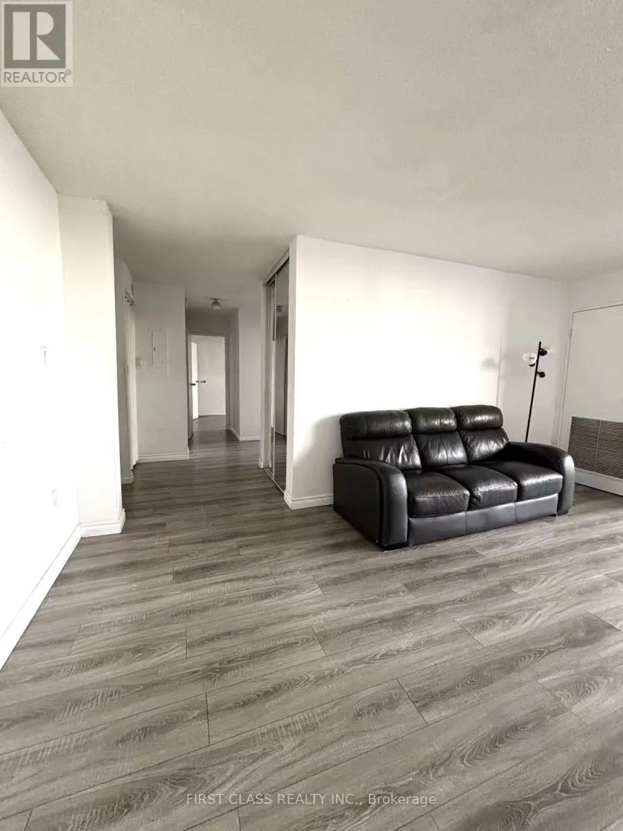 1412 - 10 STONEHILL COURT