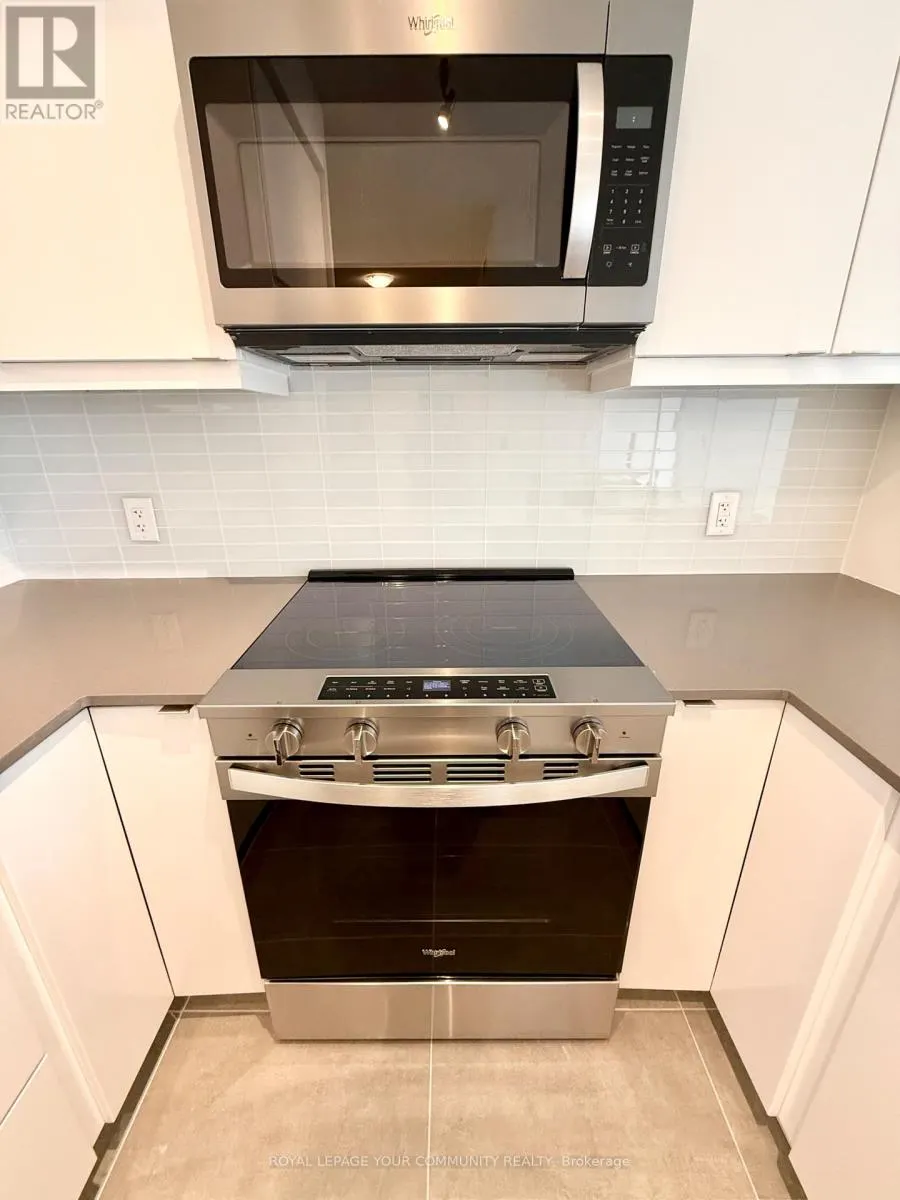 2525 - 3270 SHEPPARD AVENUE E