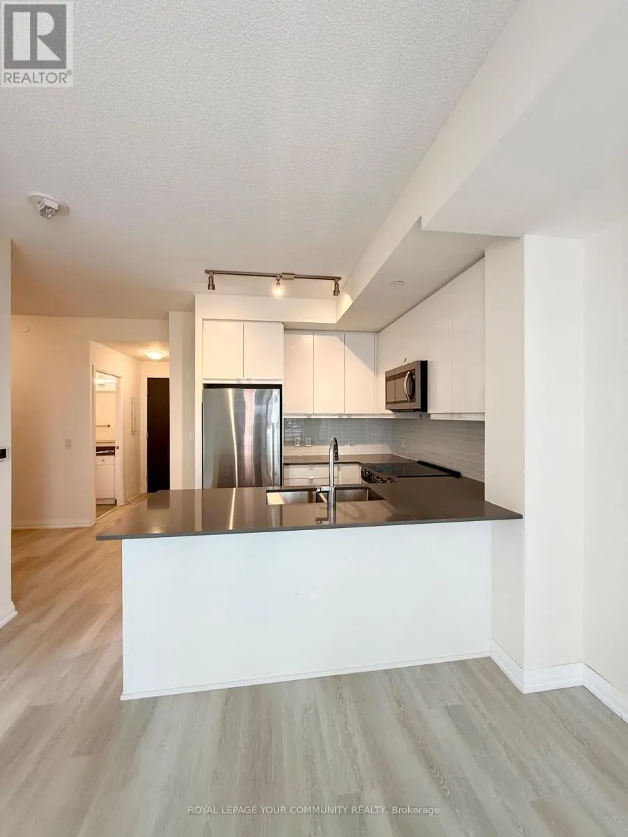 2525 - 3270 SHEPPARD AVENUE E