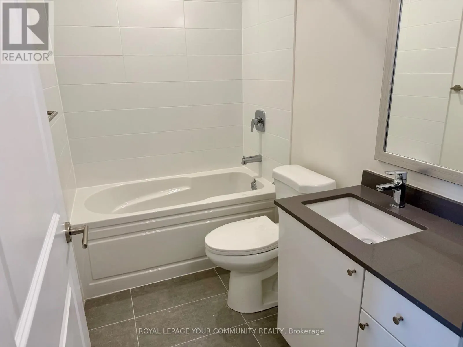 2525 - 3270 SHEPPARD AVENUE E