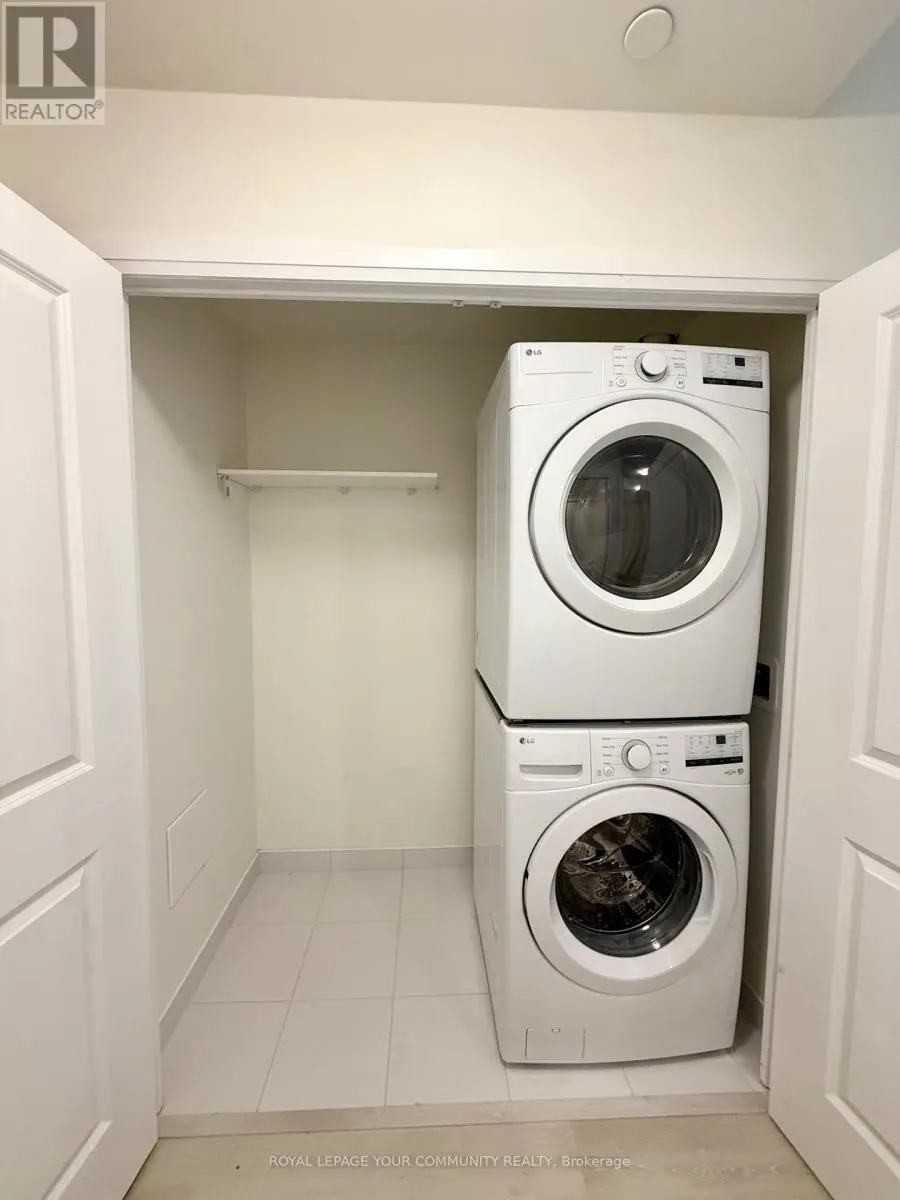 2525 - 3270 SHEPPARD AVENUE E