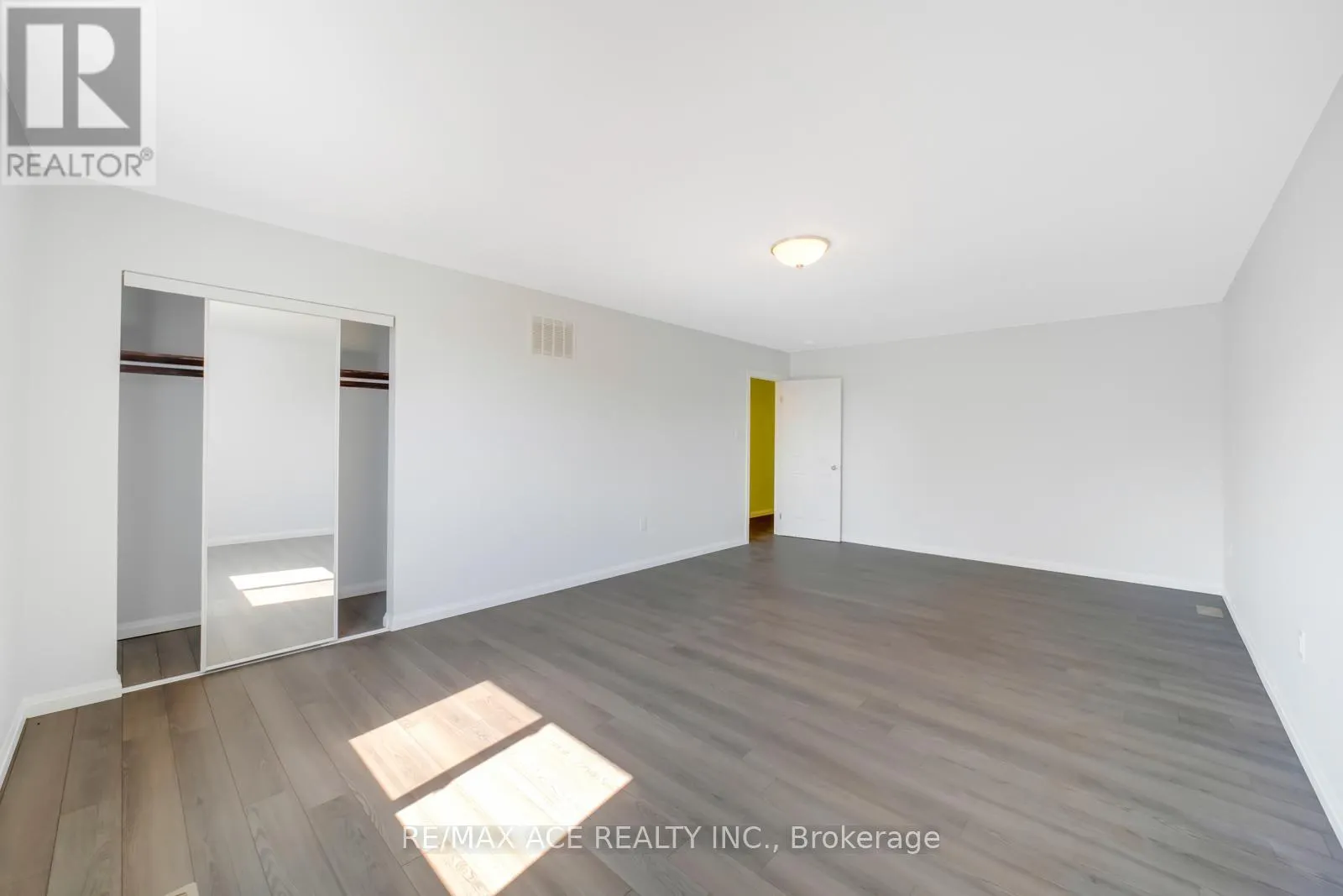 96 INVERGORDON AVENUE