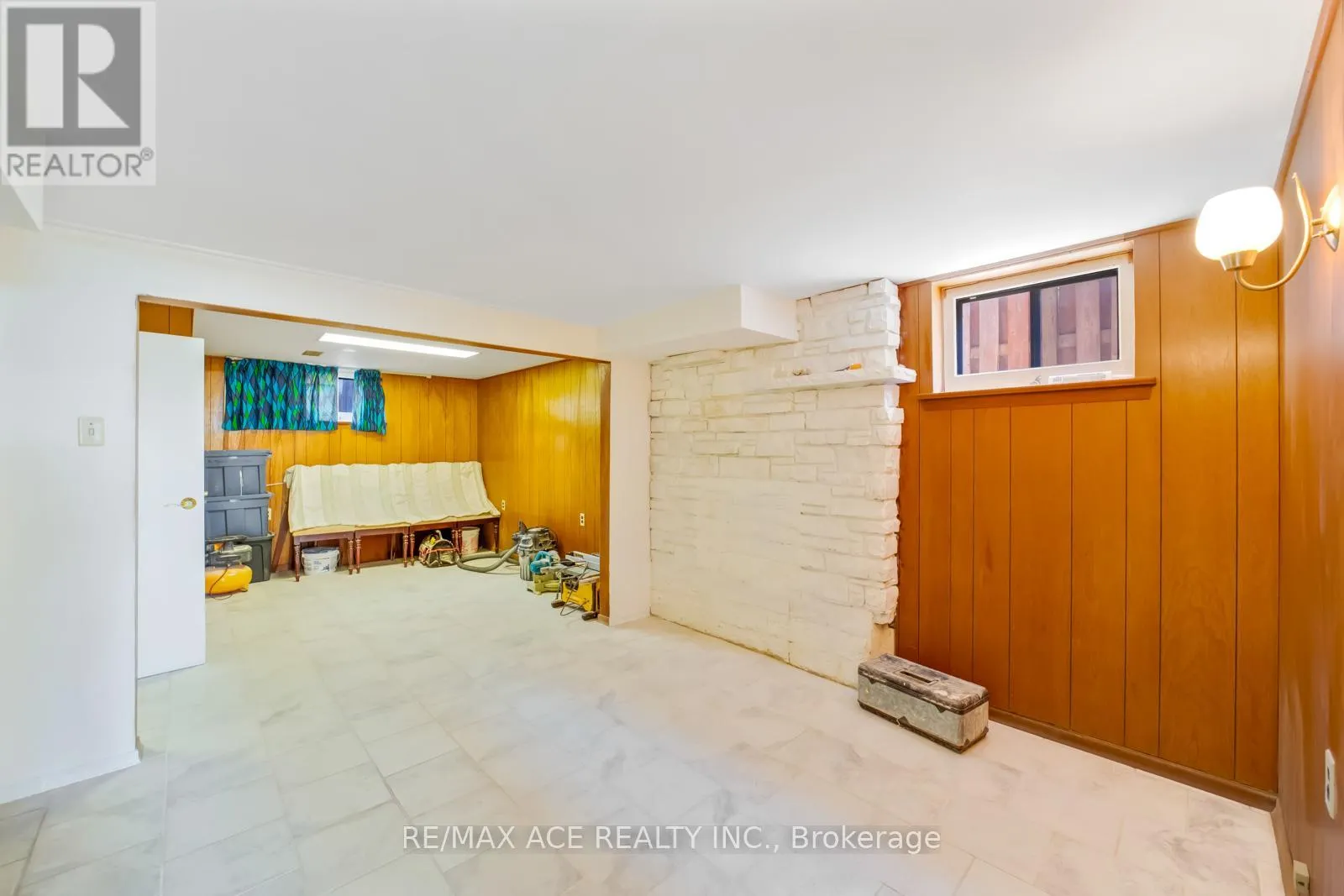 96 INVERGORDON AVENUE