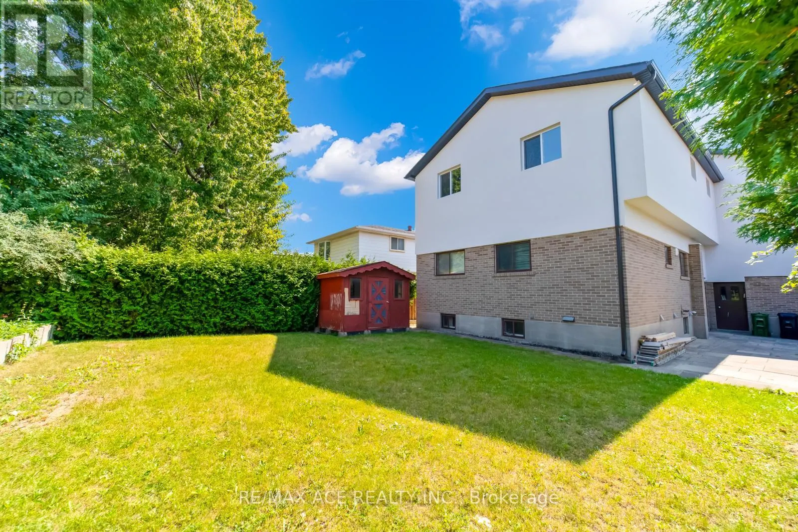 96 INVERGORDON AVENUE