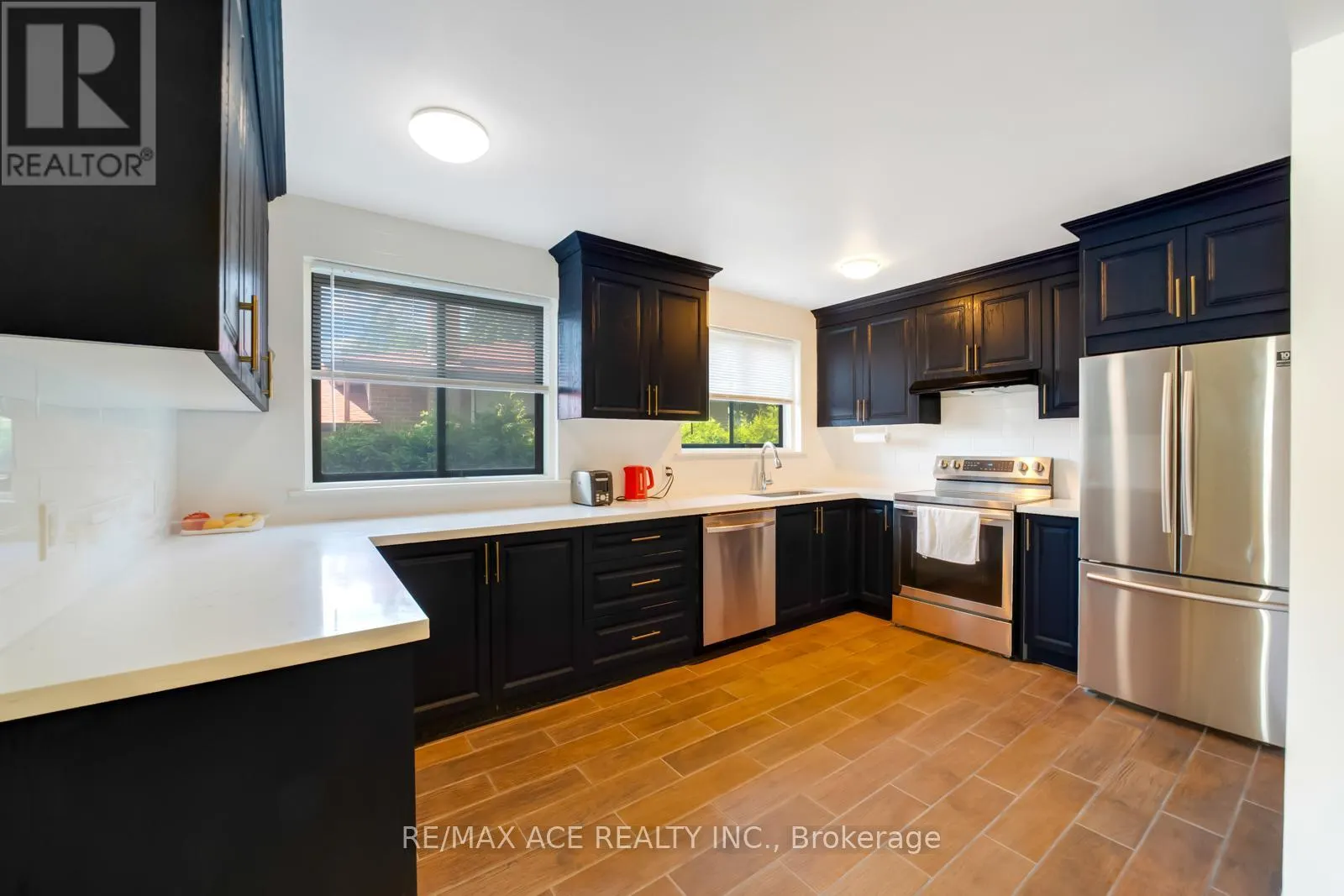 96 INVERGORDON AVENUE