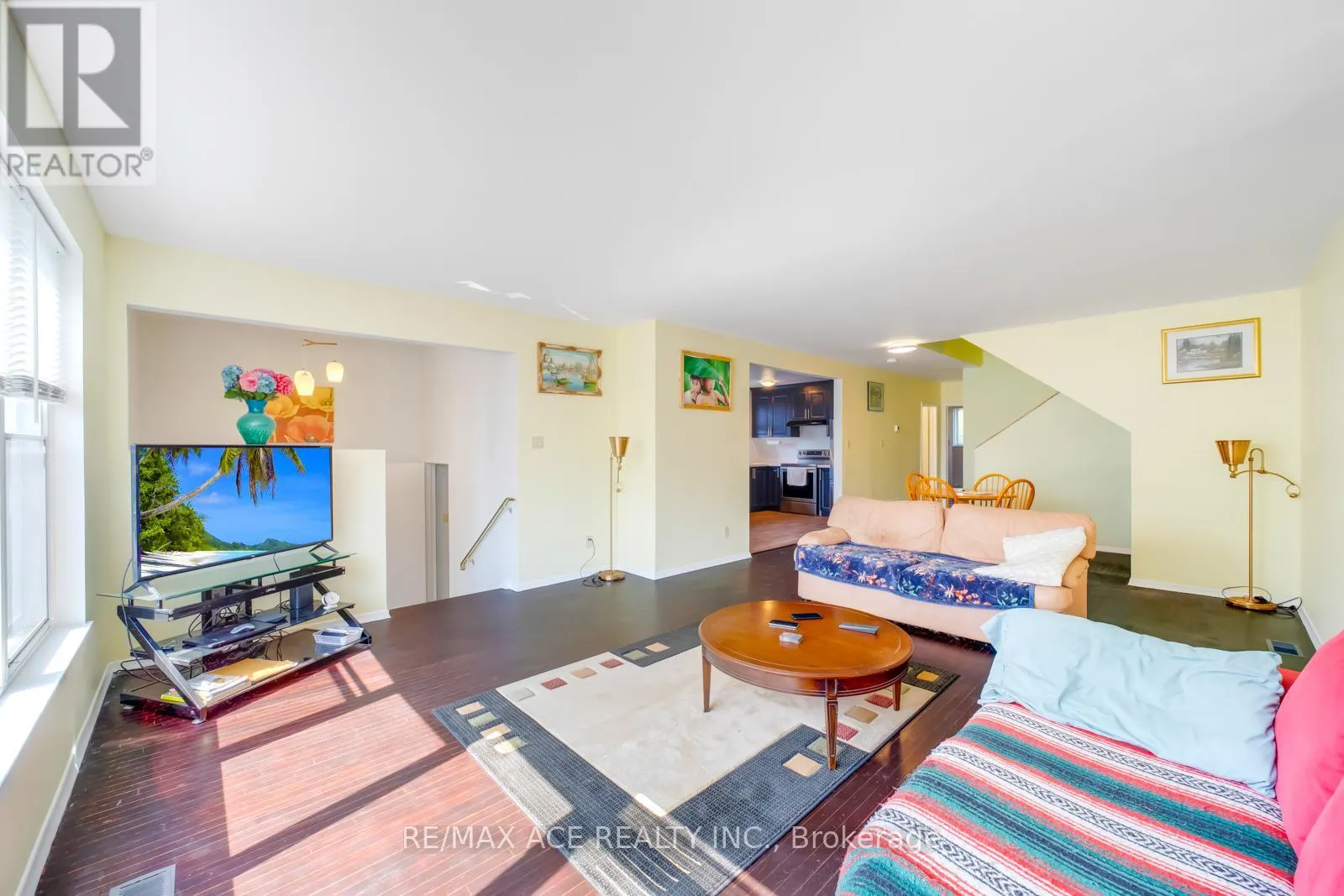 96 INVERGORDON AVENUE