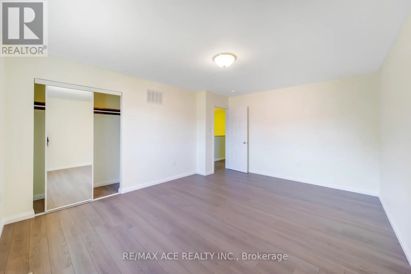 96 INVERGORDON AVENUE