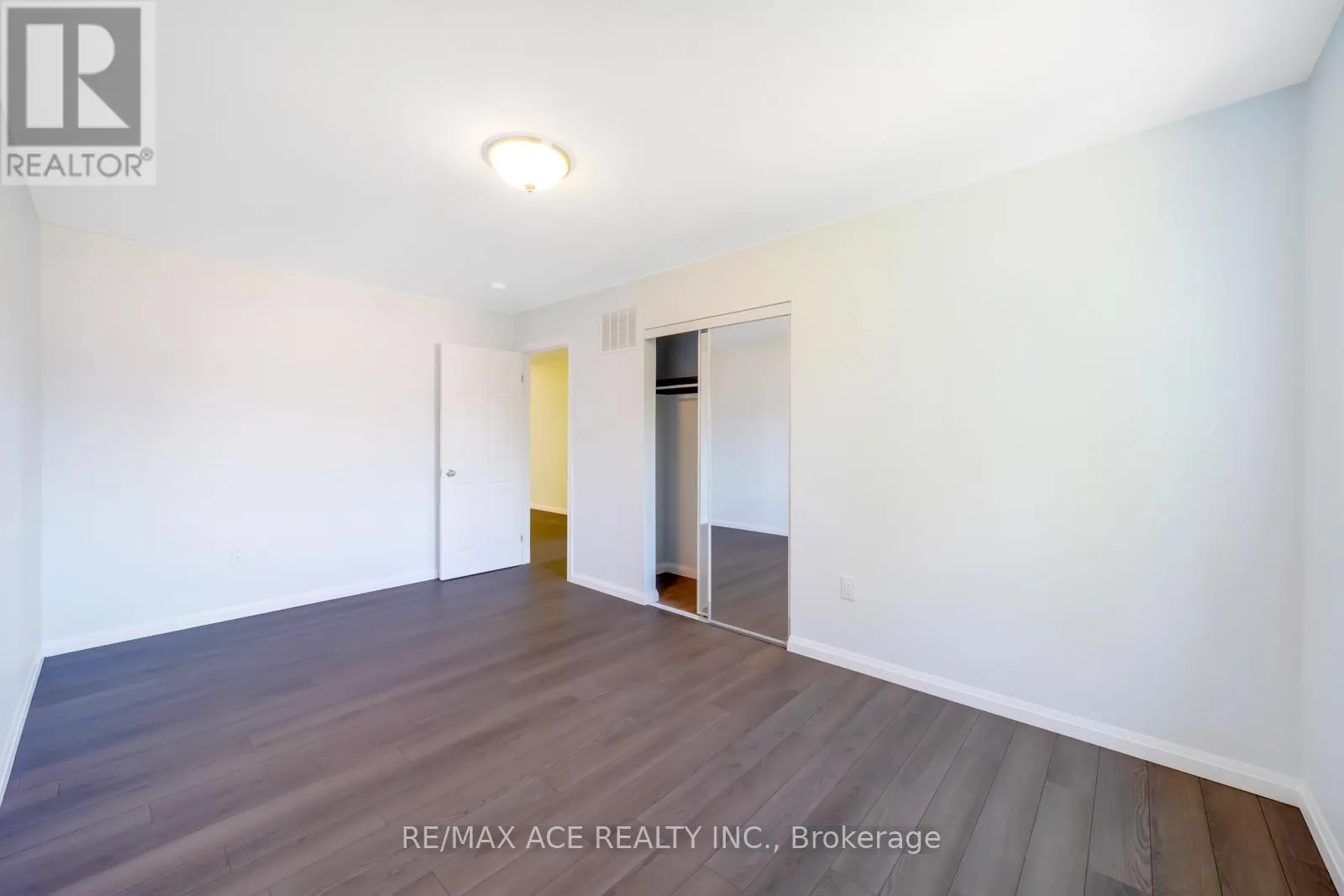 96 INVERGORDON AVENUE