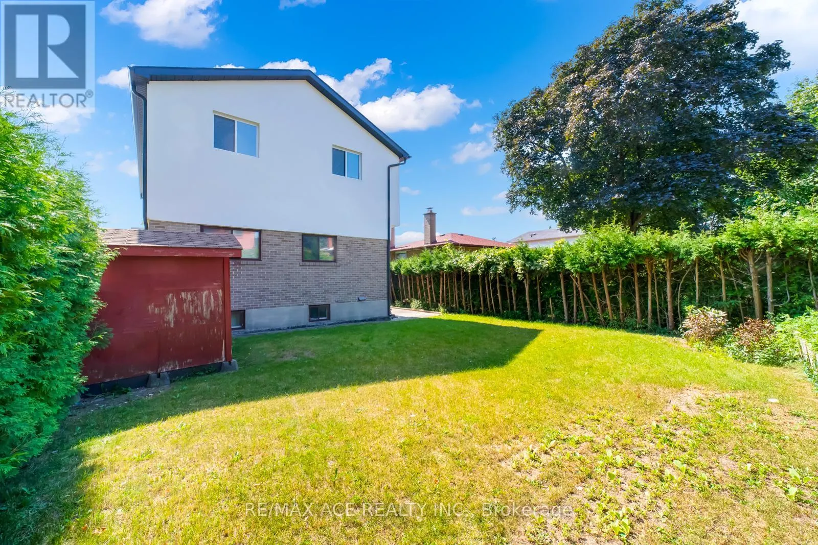 96 INVERGORDON AVENUE