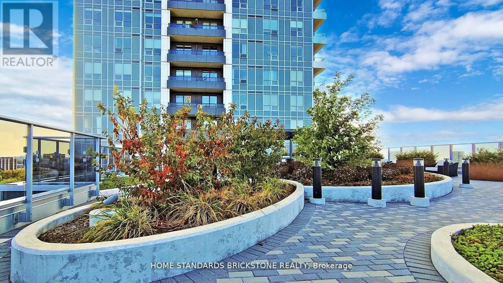 2005 - 3121 SHEPPARD AVENUE E