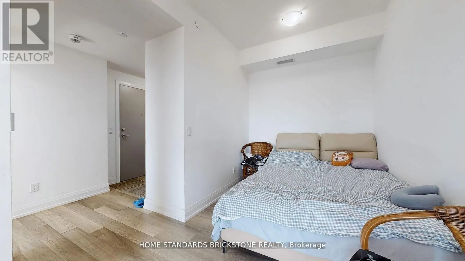 2005 - 3121 SHEPPARD AVENUE E