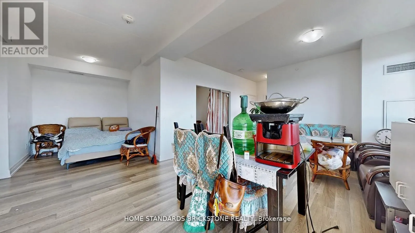 2005 - 3121 SHEPPARD AVENUE E