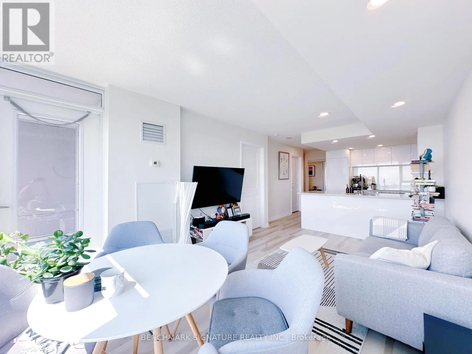 3007 - 190 BOROUGH DRIVE