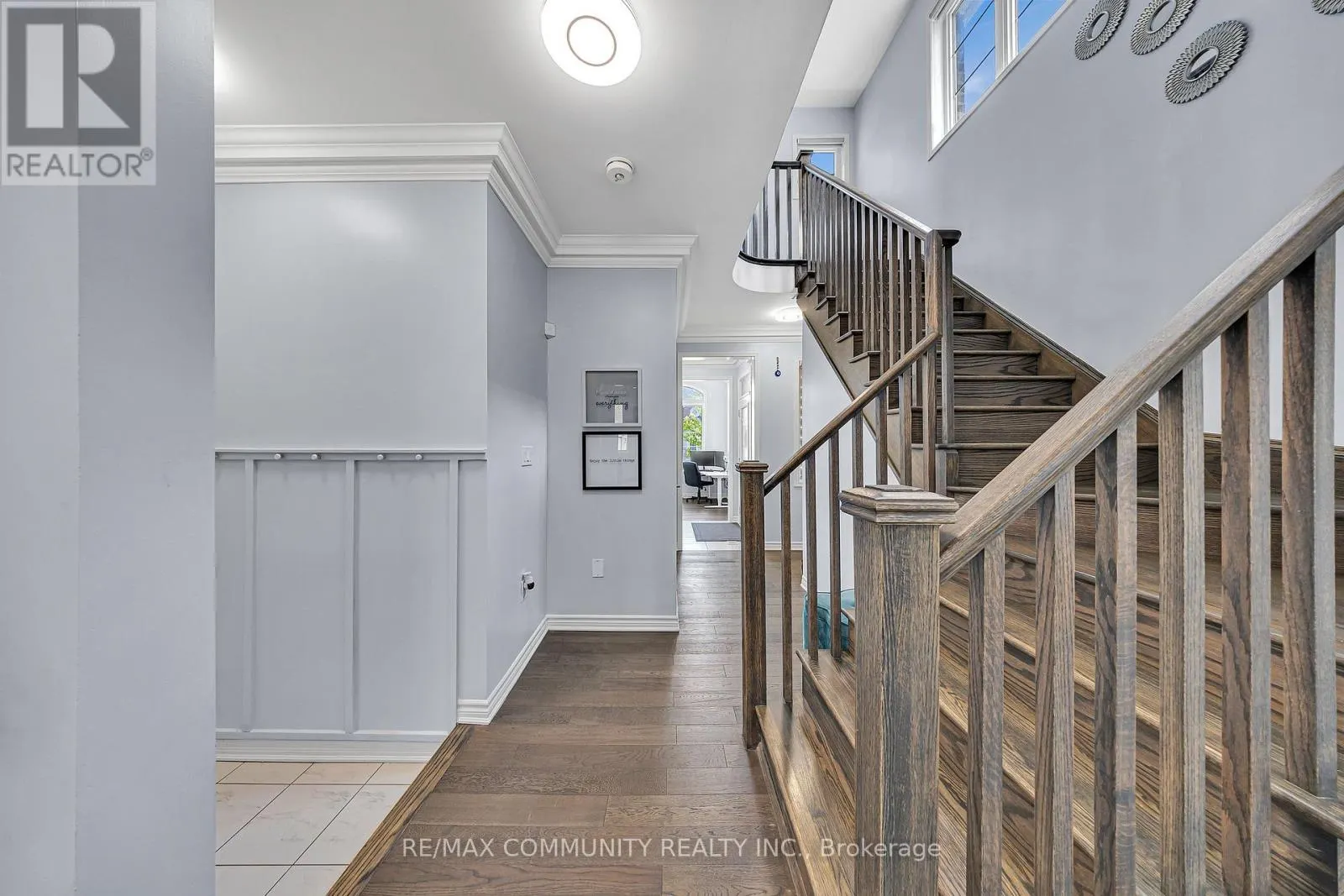 1055 FOXTAIL CRESCENT