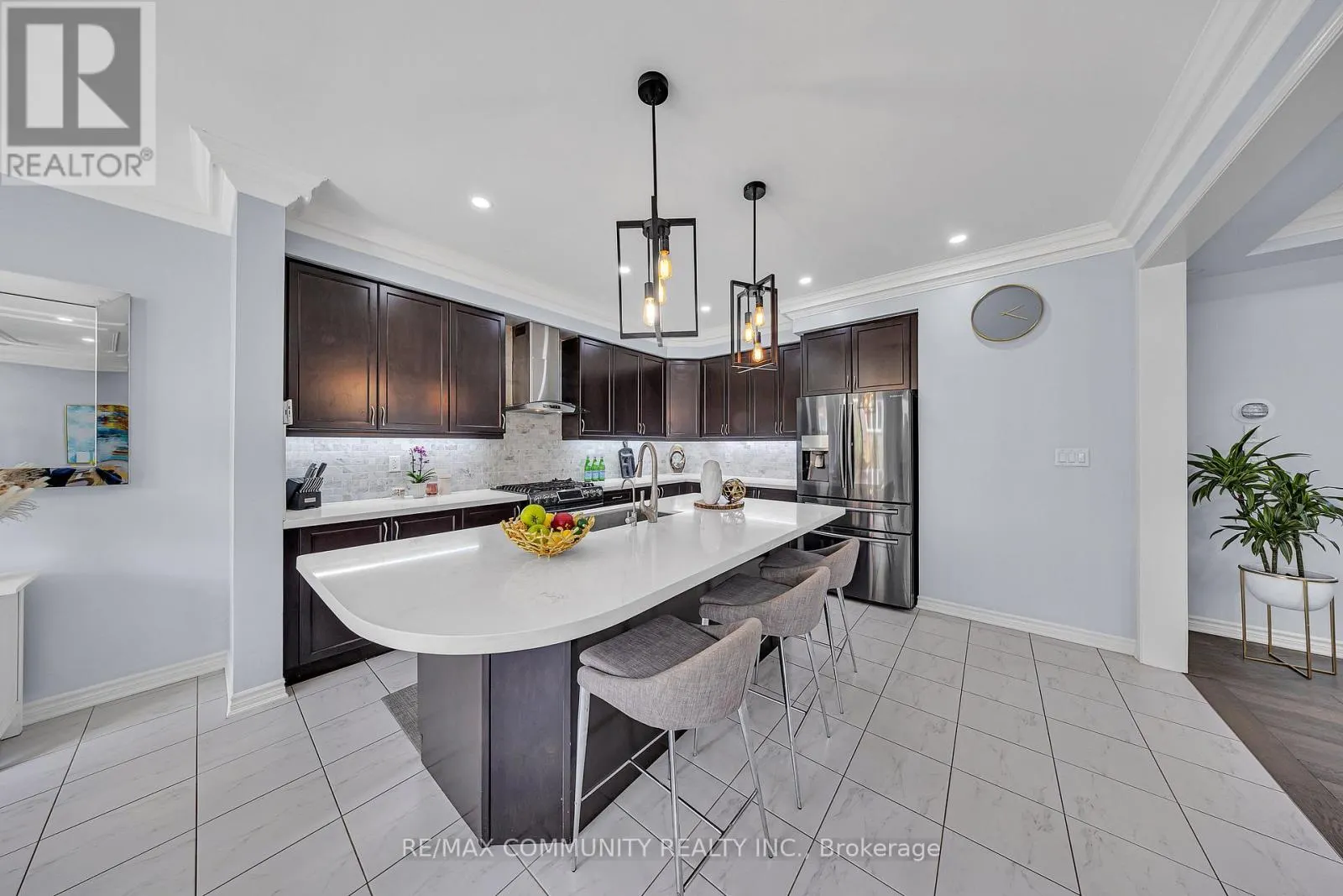 1055 FOXTAIL CRESCENT