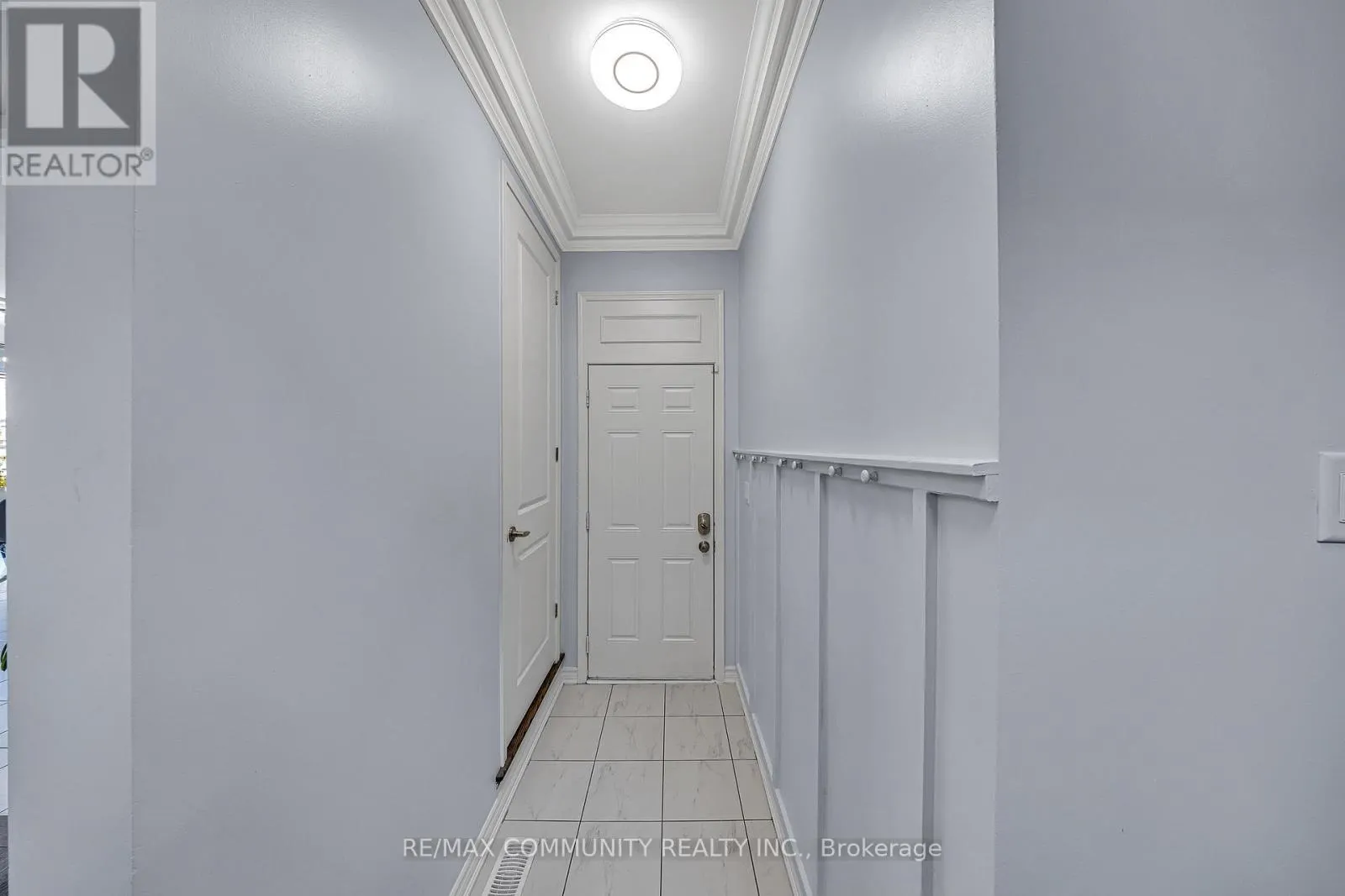 1055 FOXTAIL CRESCENT