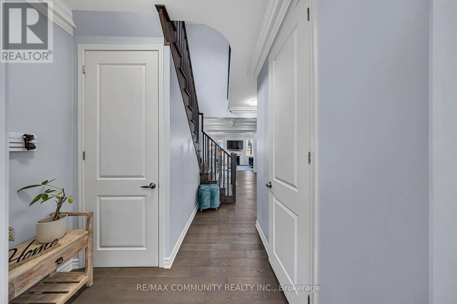 1055 FOXTAIL CRESCENT