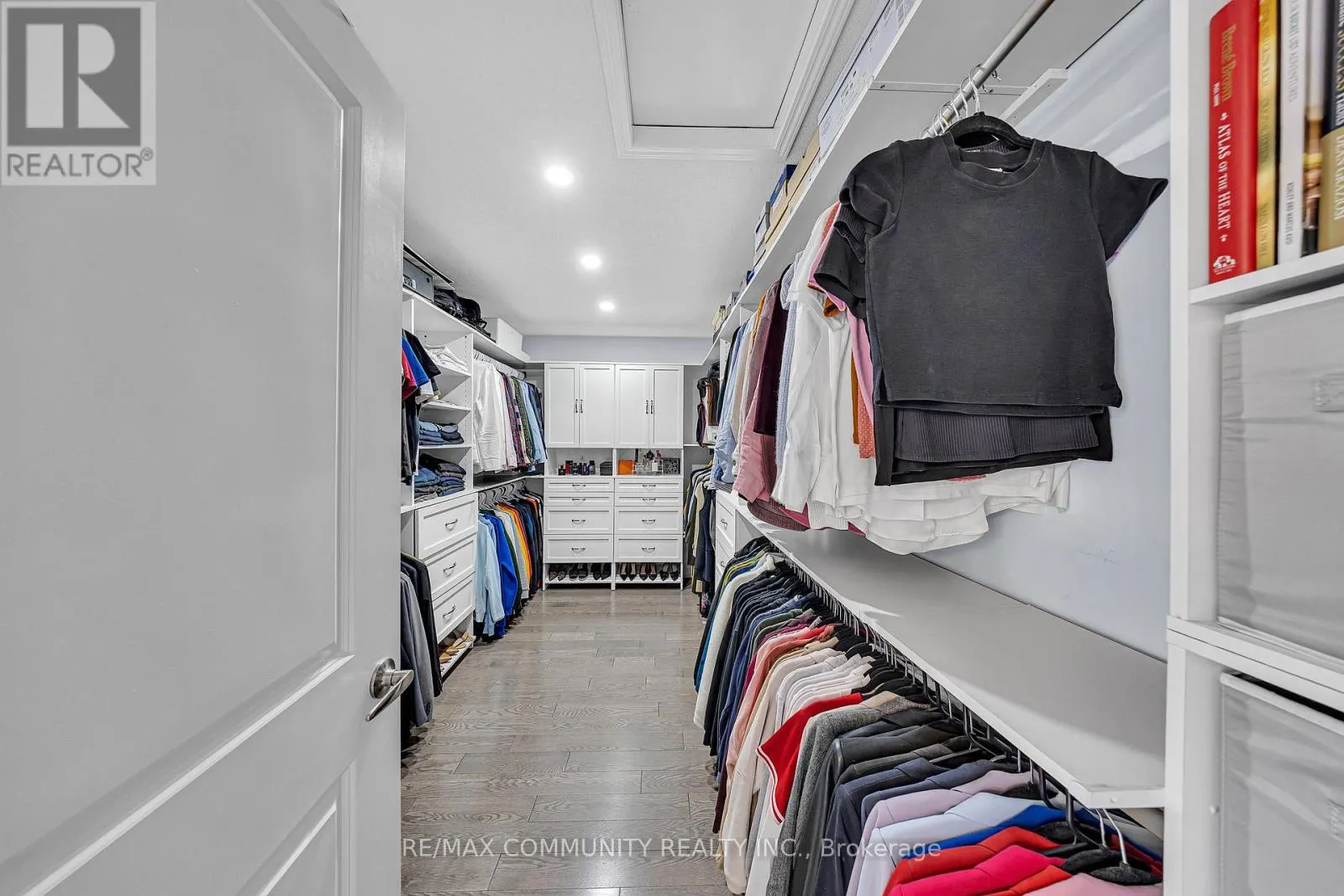 1055 FOXTAIL CRESCENT