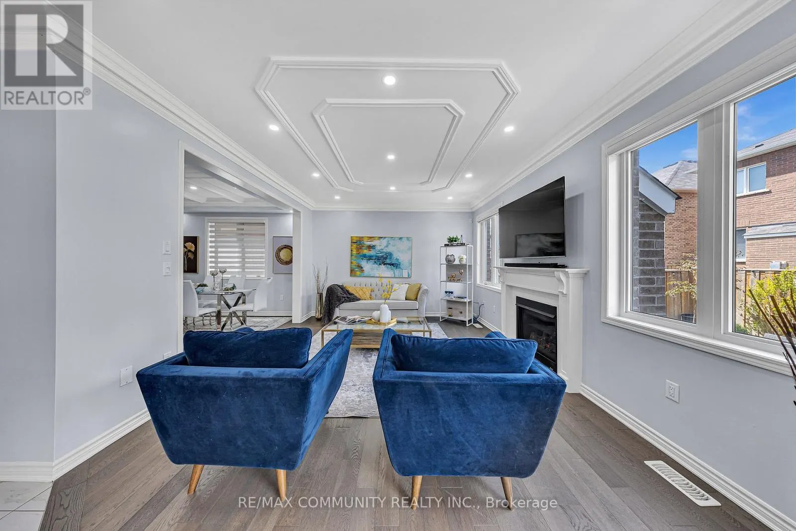 1055 FOXTAIL CRESCENT