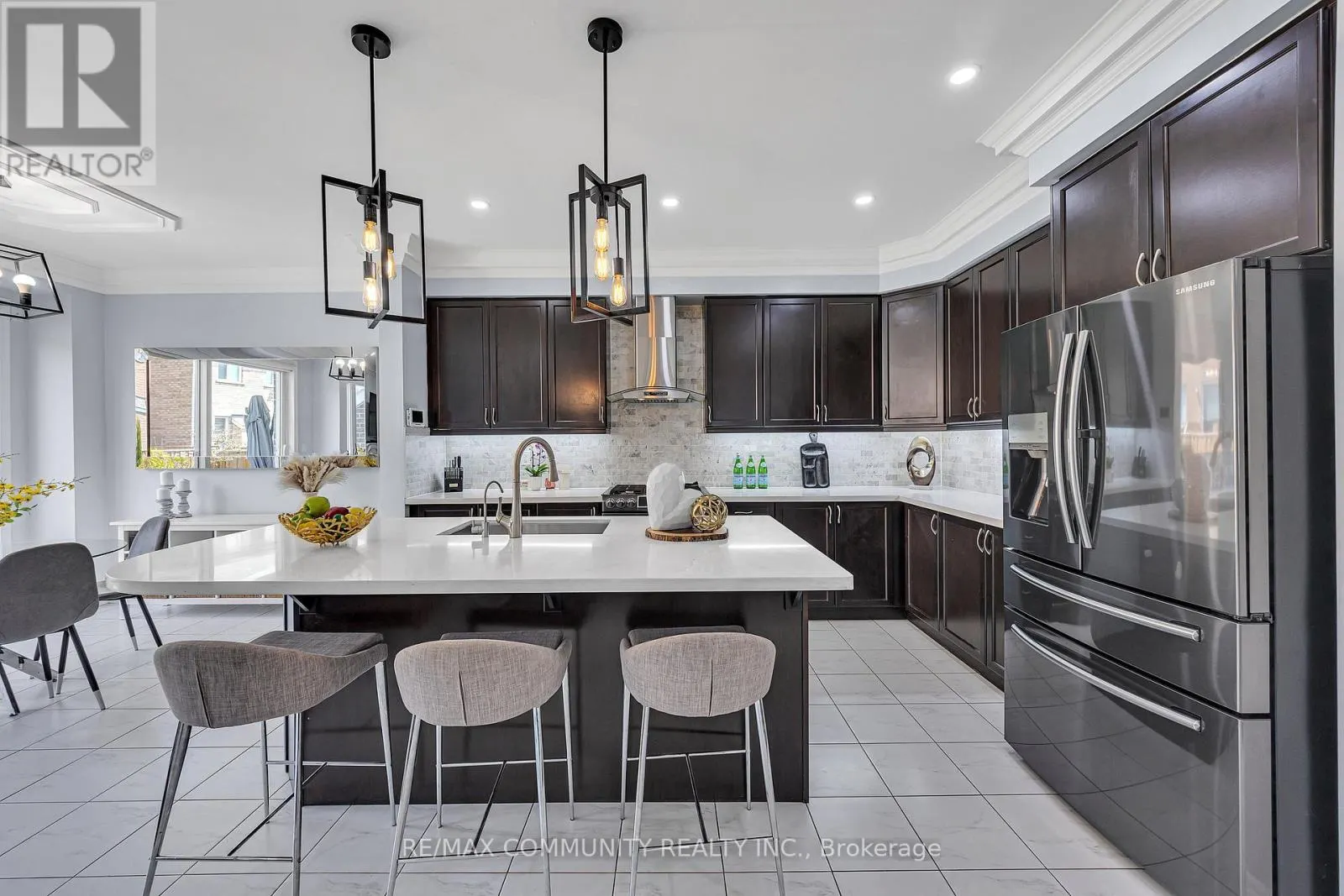 1055 FOXTAIL CRESCENT