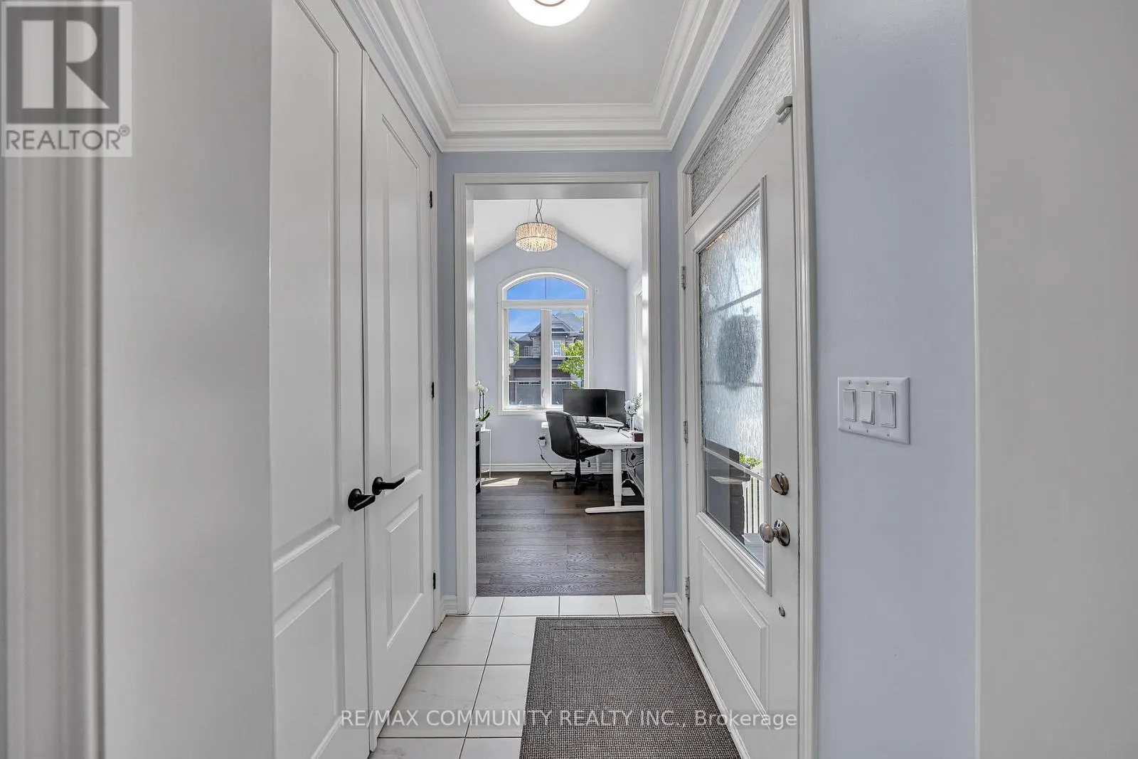 1055 FOXTAIL CRESCENT