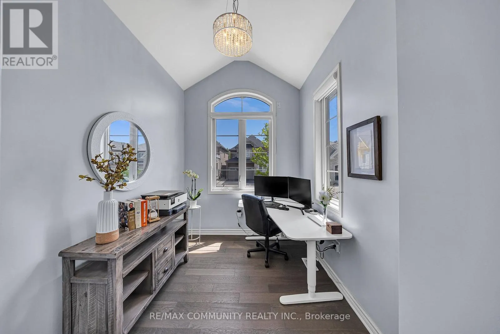 1055 FOXTAIL CRESCENT