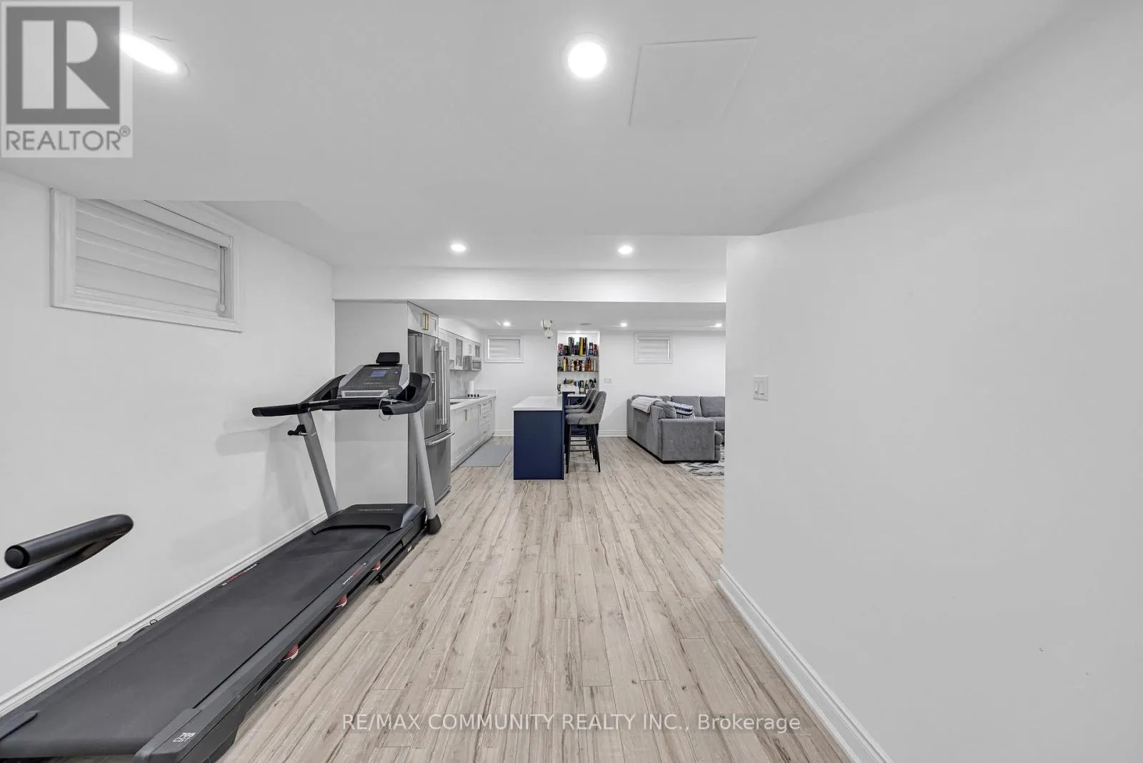 1055 FOXTAIL CRESCENT