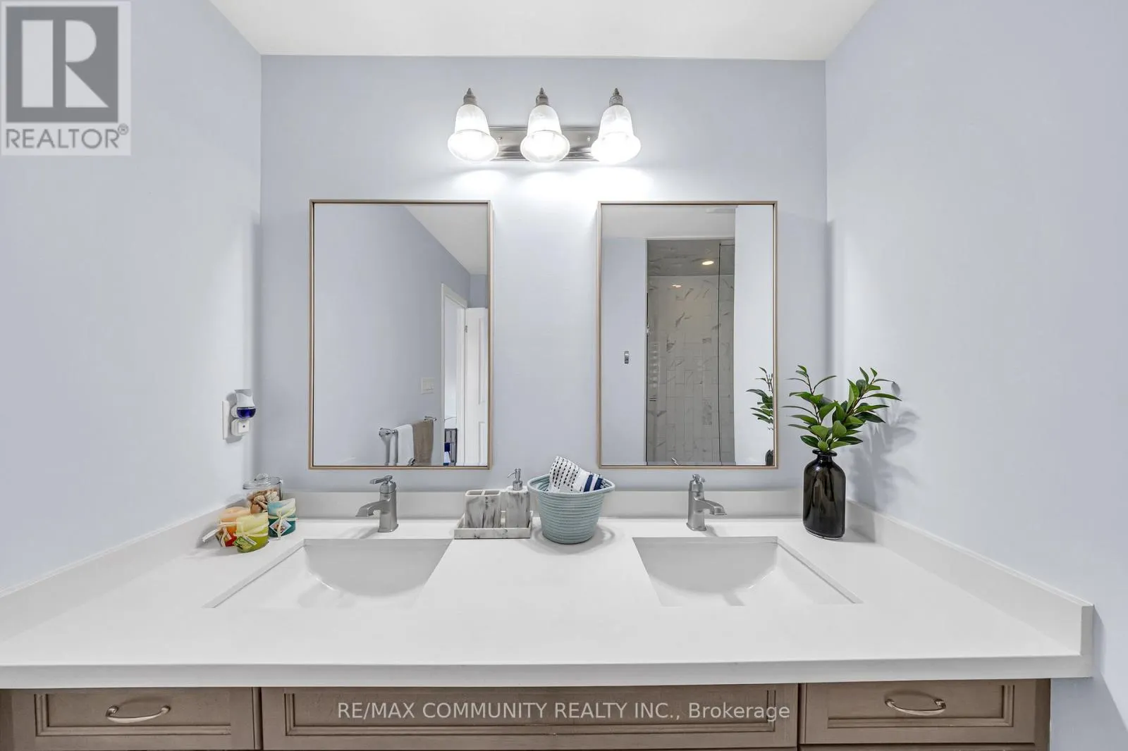 1055 FOXTAIL CRESCENT